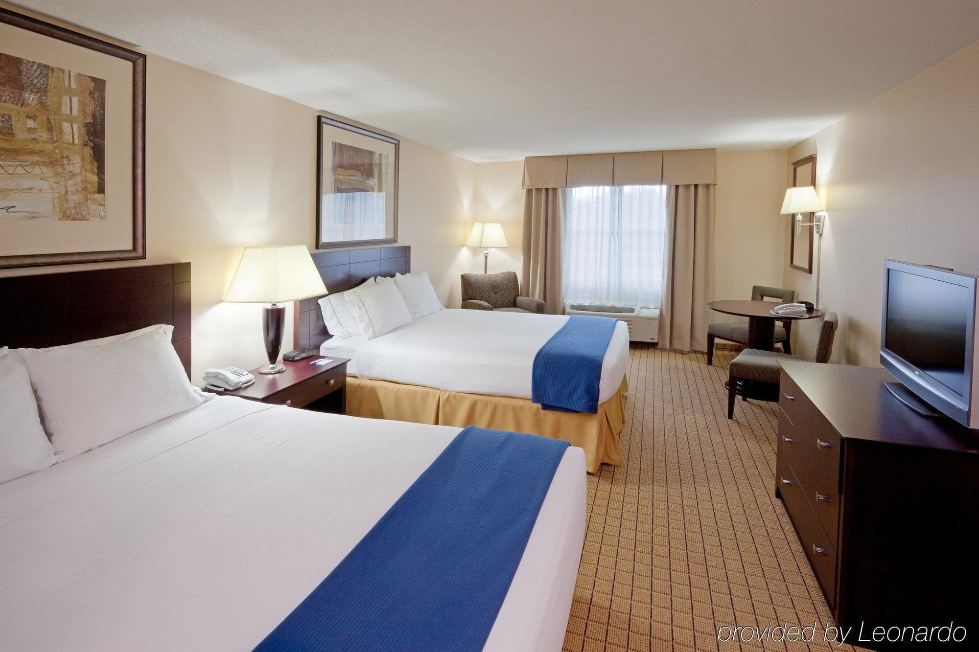 Holiday Inn Express Hotel & Suites Rochester By Ihg Номер фото